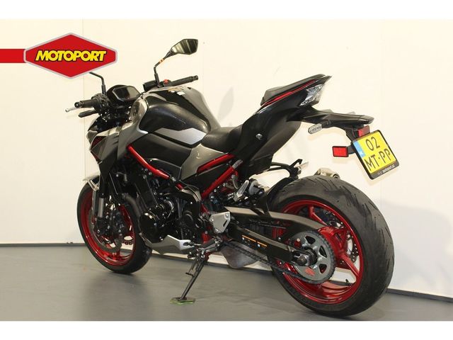 kawasaki - z900