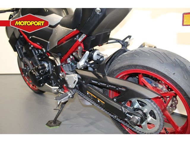 kawasaki - z900