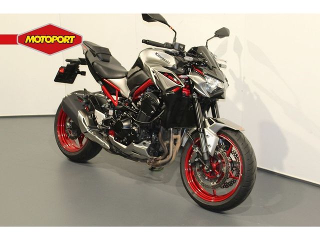 kawasaki - z900