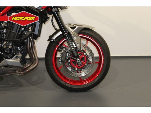 kawasaki - z900