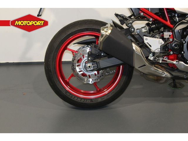 kawasaki - z900