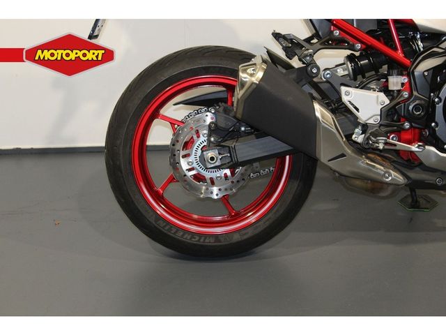 kawasaki - z900