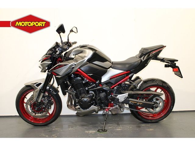 kawasaki - z900