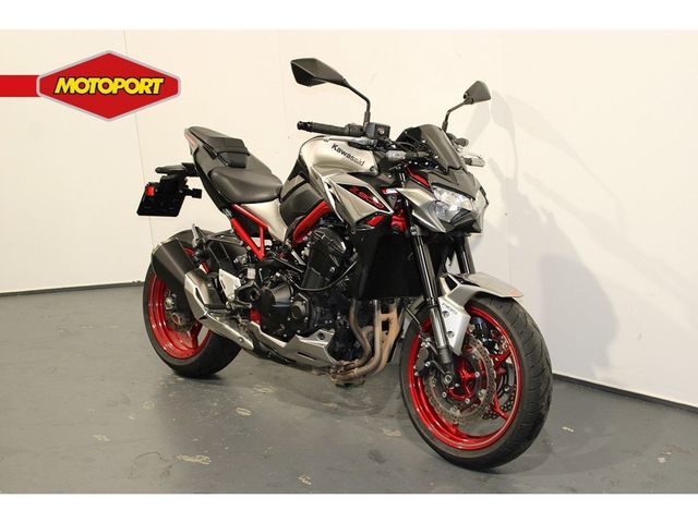 kawasaki - z900