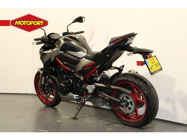 kawasaki - z900