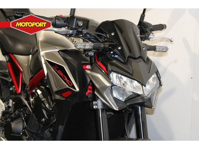 kawasaki - z900