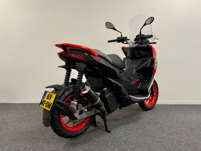 APRILIA SR GT 200 – foto 3