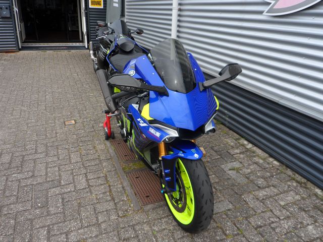 yamaha - yzf-r1