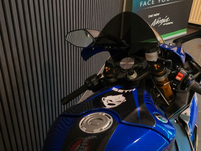 yamaha - yzf-r1