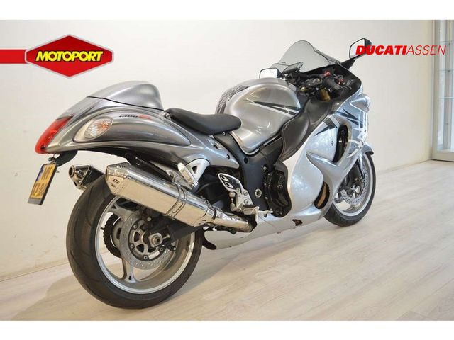 suzuki - gsx-r-1300-hayabusa