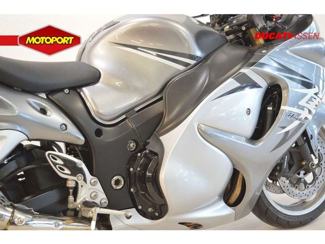 suzuki - gsx-r-1300-hayabusa