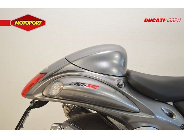 suzuki - gsx-r-1300-hayabusa