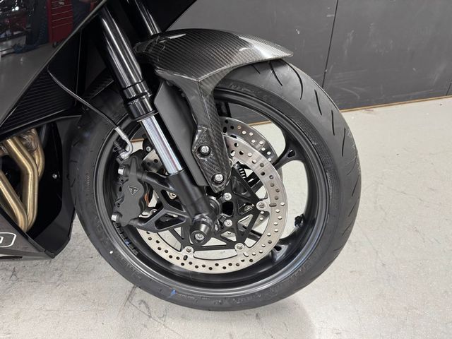 triumph - daytona-660