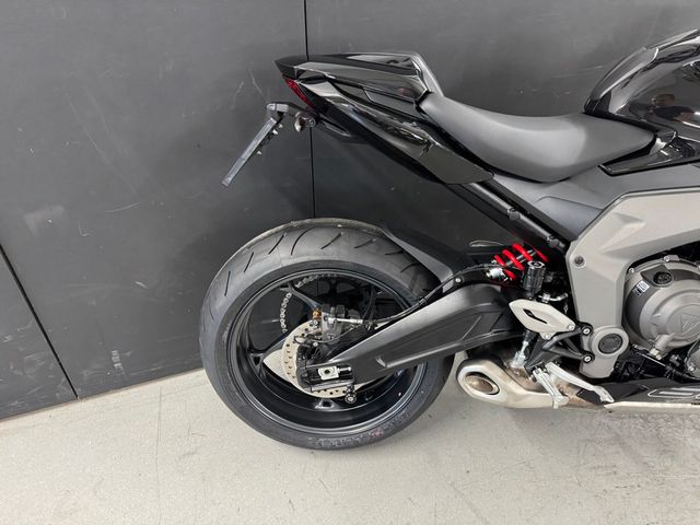 triumph - daytona-660