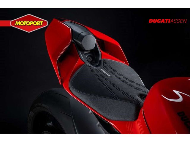 ducati - panigale-v4-s