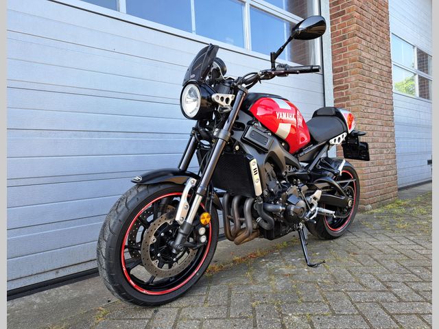 yamaha - xsr-900-abs