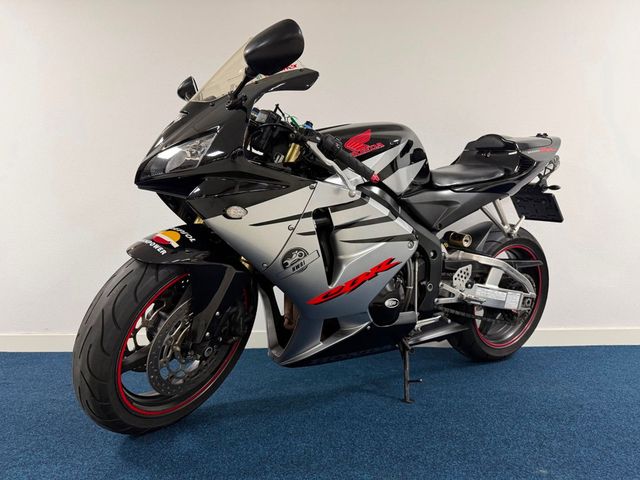 honda - cbr-1000-rr-fireblade