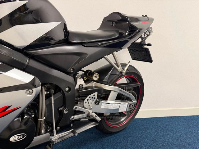 honda - cbr-1000-rr-fireblade