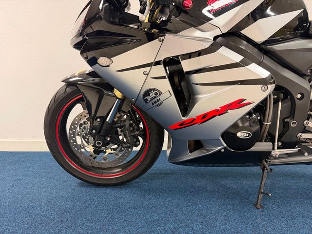honda - cbr-1000-rr-fireblade