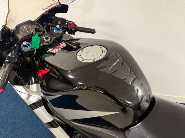 honda - cbr-1000-rr-fireblade