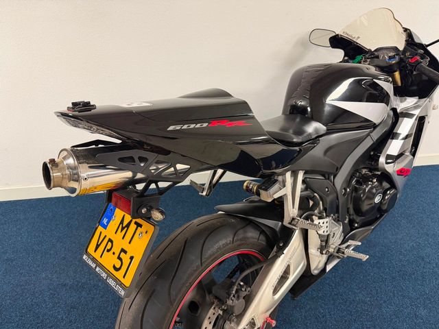honda - cbr-1000-rr-fireblade
