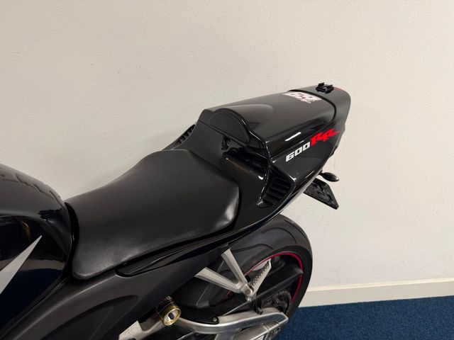 honda - cbr-1000-rr-fireblade