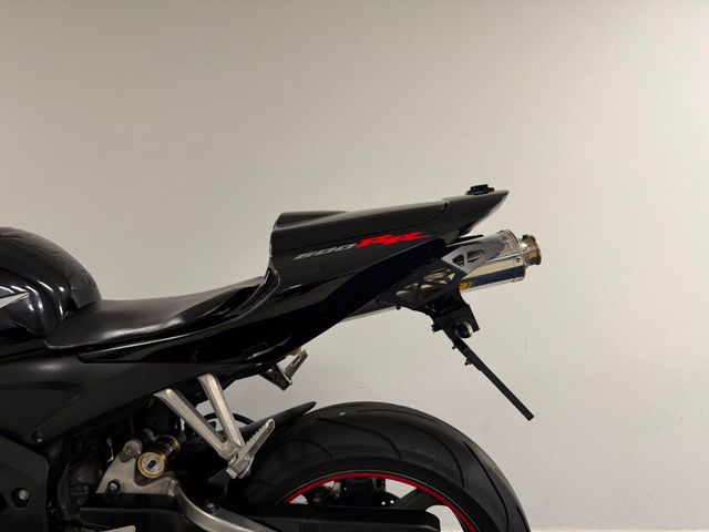 honda - cbr-1000-rr-fireblade