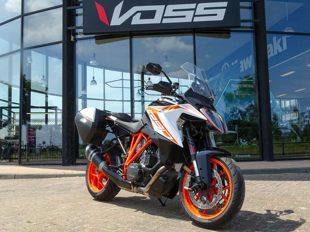 ktm - 1290-super-duke-gt