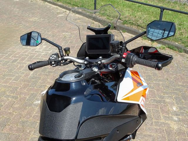 ktm - 1290-super-duke-gt