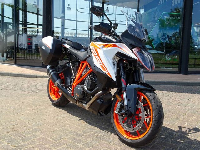 ktm - 1290-super-duke-gt