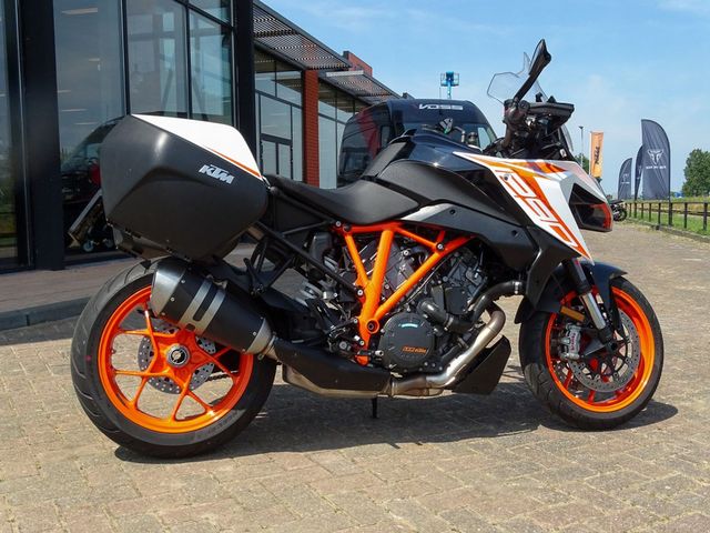 ktm - 1290-super-duke-gt