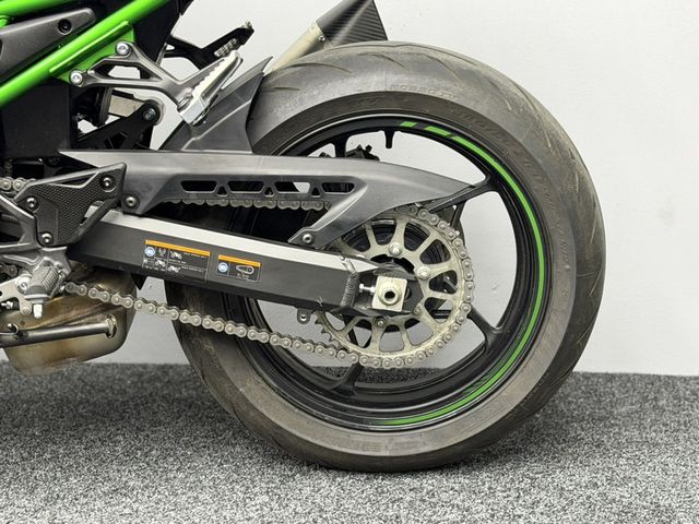 kawasaki - z900