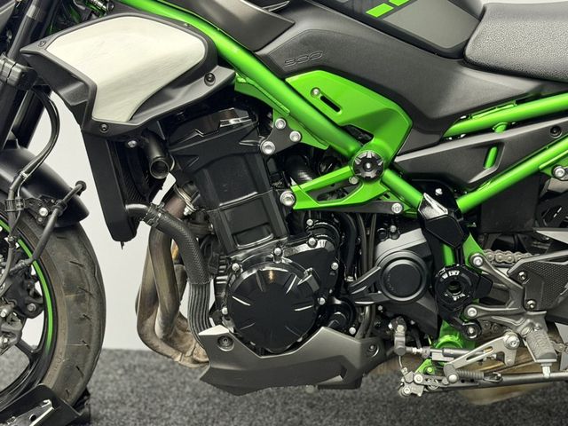 kawasaki - z900