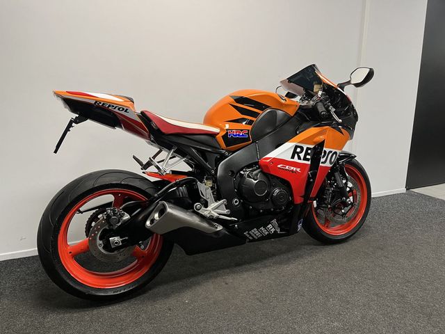 honda - cbr-1000-rr-fireblade
