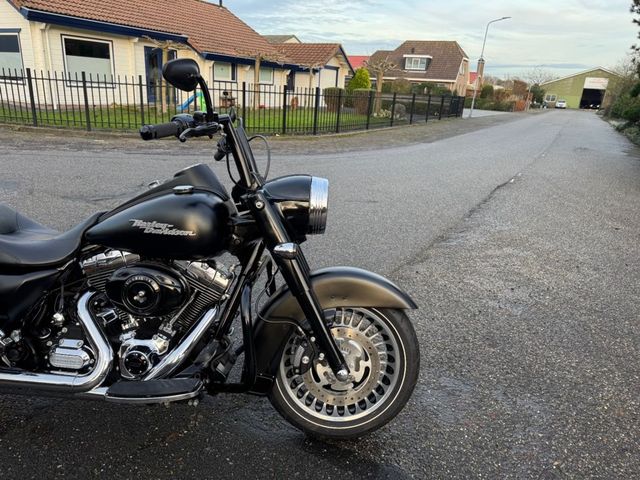 harley-davidson - road-king-flhr
