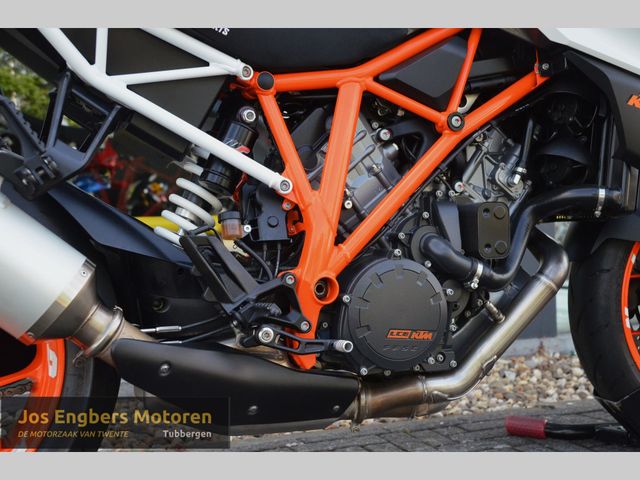 ktm - 1290-super-duke-r