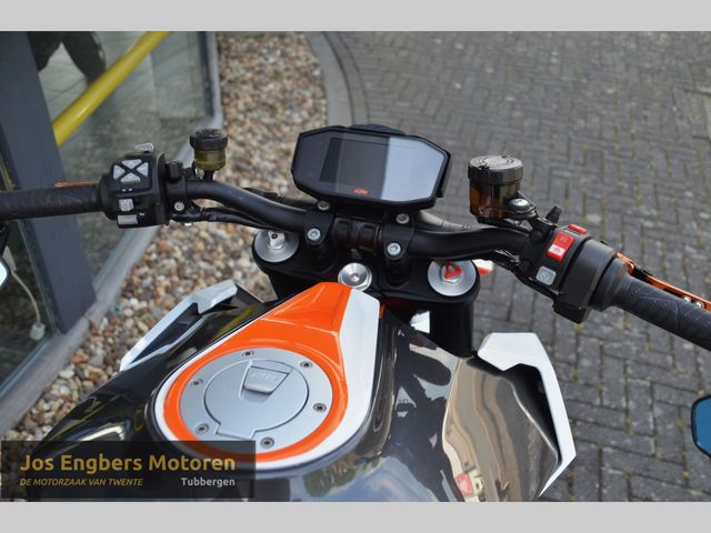 ktm - 1290-super-duke-r