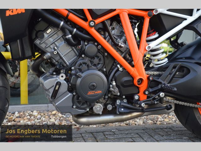 ktm - 1290-super-duke-r