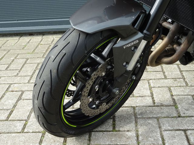 kawasaki - z900-performance