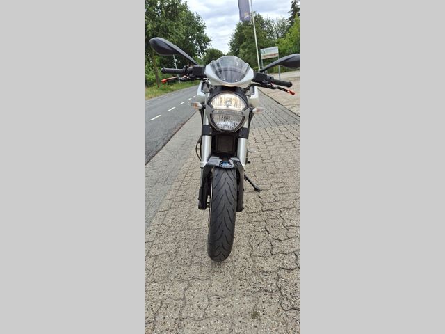 ducati - monster-696