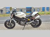 DUCATI MONSTER 696