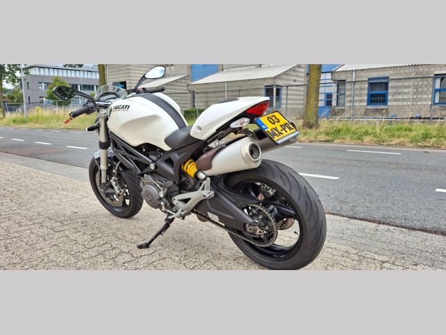 ducati - monster-696