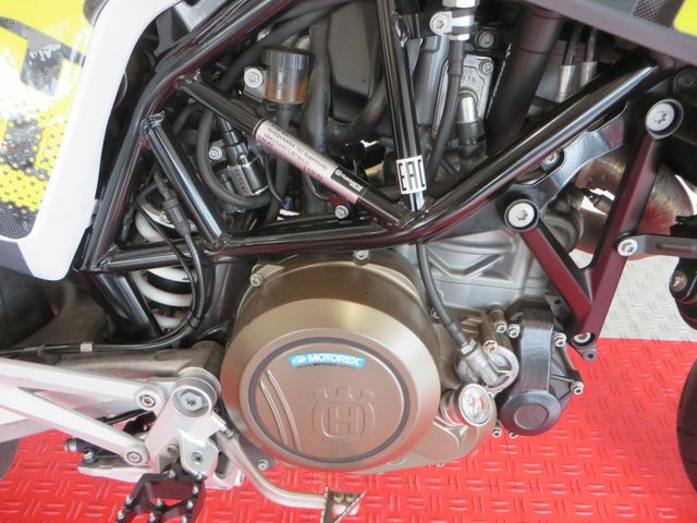 husqvarna - 701-supermoto