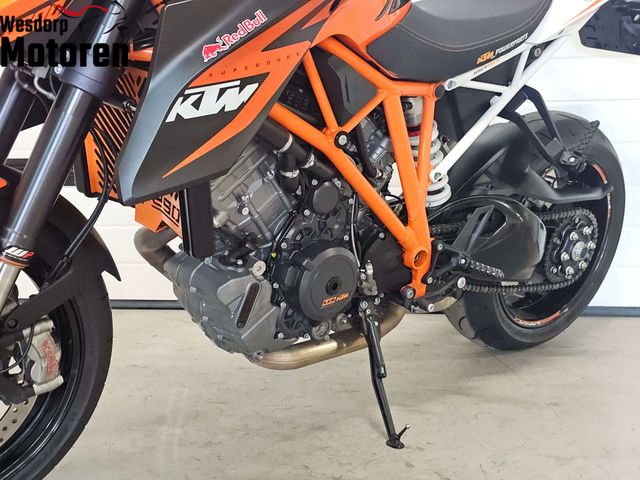 ktm - 1290-super-duke-r