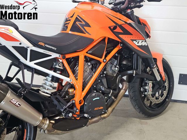 ktm - 1290-super-duke-r