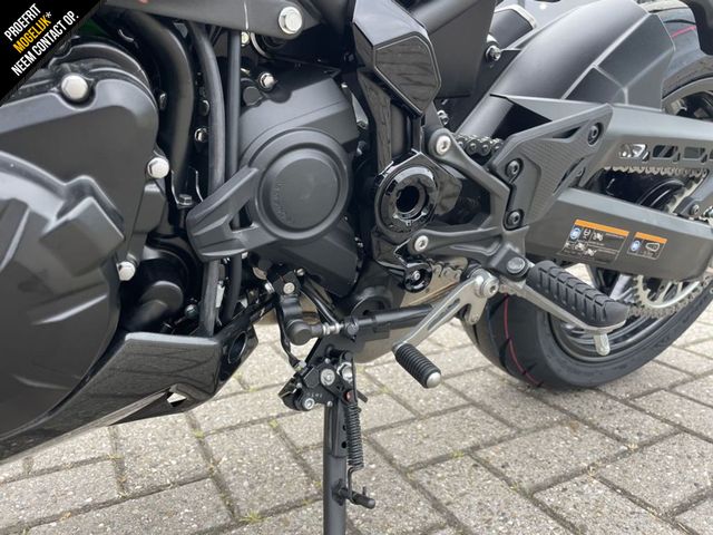 kawasaki - z900
