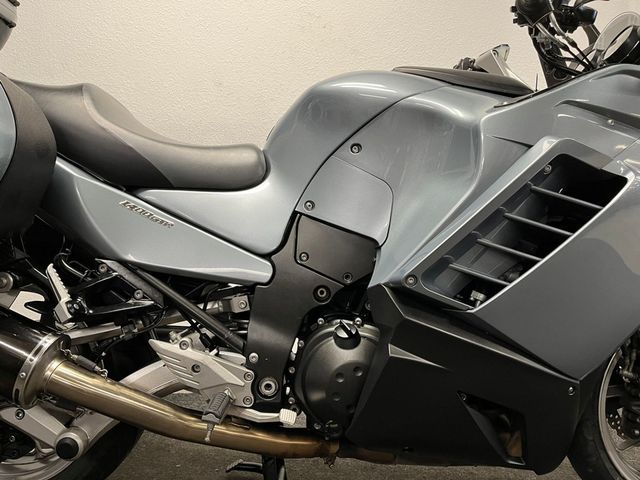 kawasaki - gtr-1400