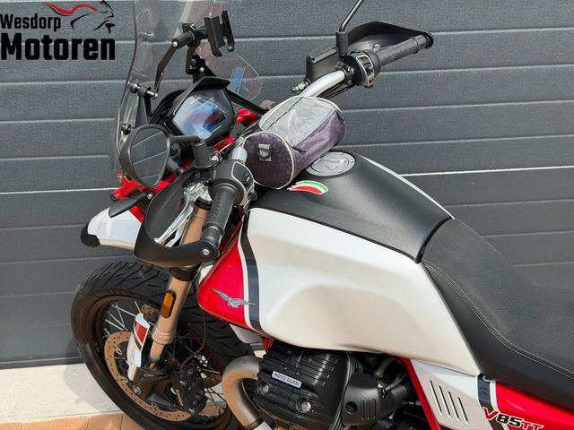 moto-guzzi - v-85-tt-evocative-graphics-850
