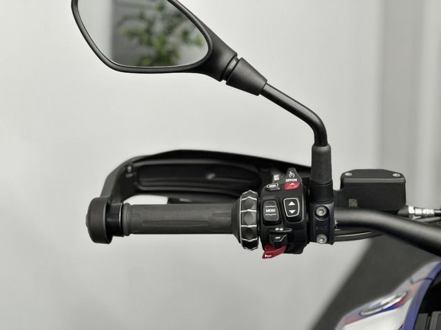 bmw - r-1300-gs-adventure-trophy