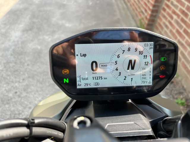 ducati - streetfighter-v2